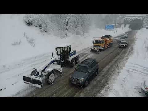 საავტომობილო გზებზე მიმდინარე გაწმენდითი სამუშაოები